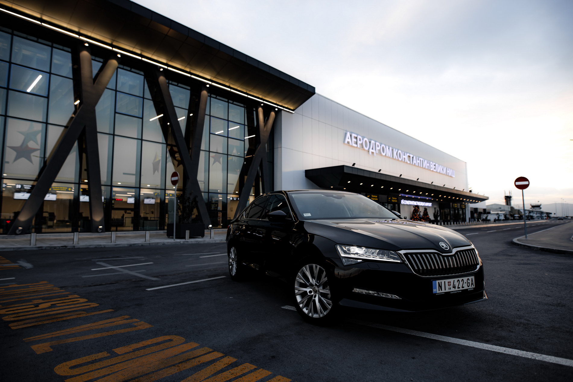 Noćni pogled na limuzinu